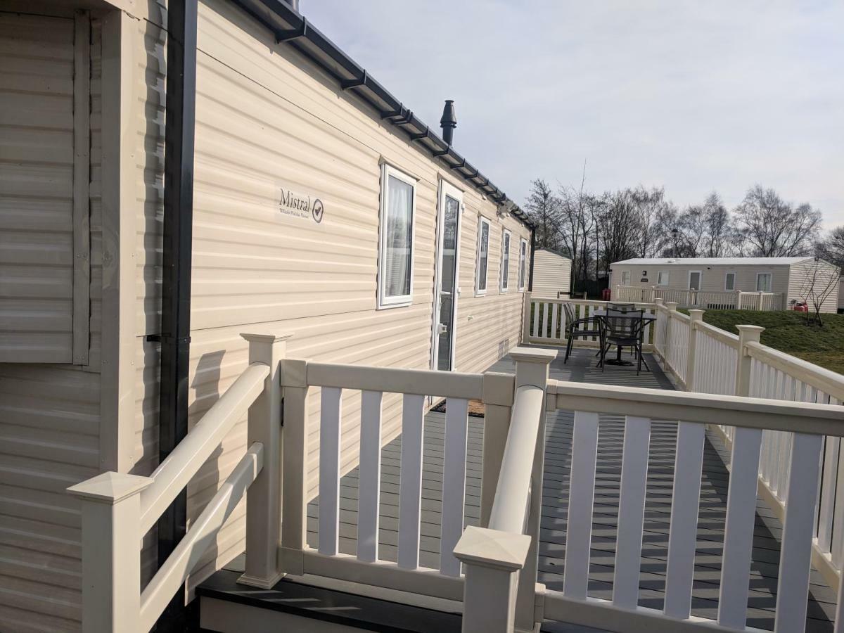 Hotel P&D'S Pearl Caravan At Tattershall Lakes Country Park Exterior foto